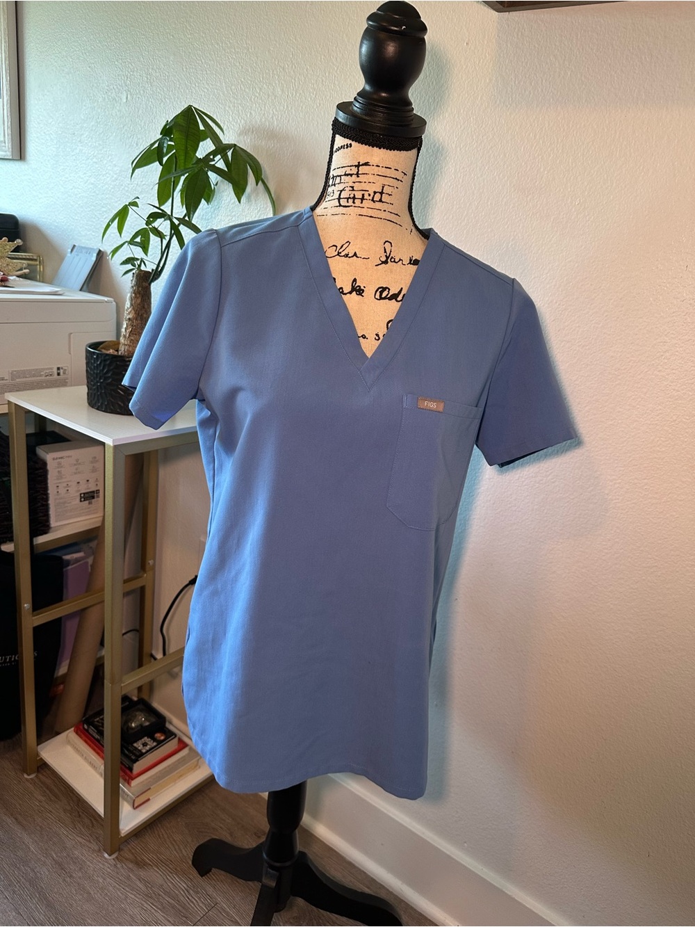 Figs Short Sleeve V-Neck Scrub Top in Dusty Blue